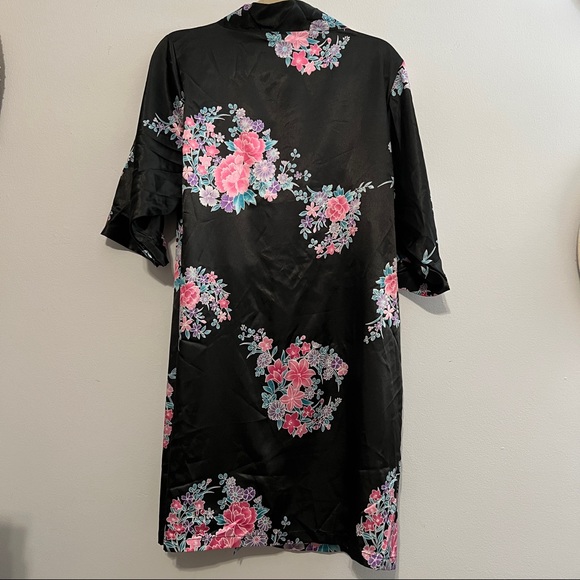 Floral Robe - Picture 2 of 4